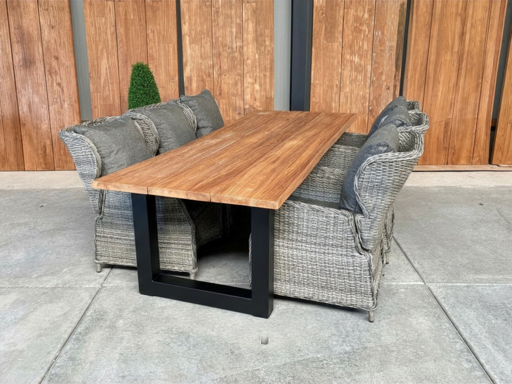 Bentley 260cm oud teak | Boomstam | U poot  zwart | Bretagne verstelbaar as grijs | dining tuinset 7-dlg