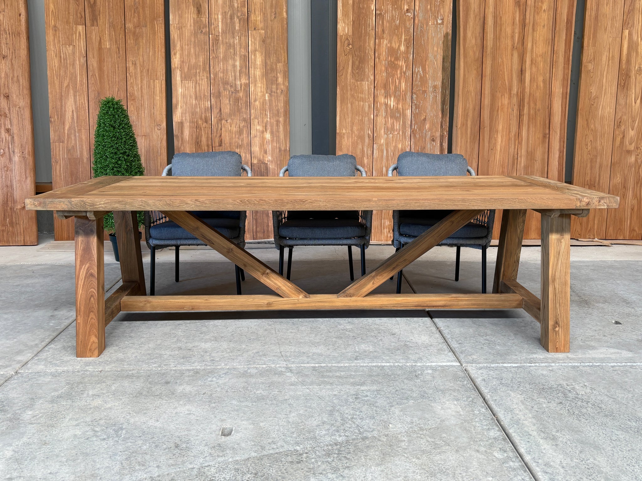 Muiderslot tuintafel 260 | gerecycled teak | Luna dining stoel lichtgrijs | dining tuinset 7-dlg