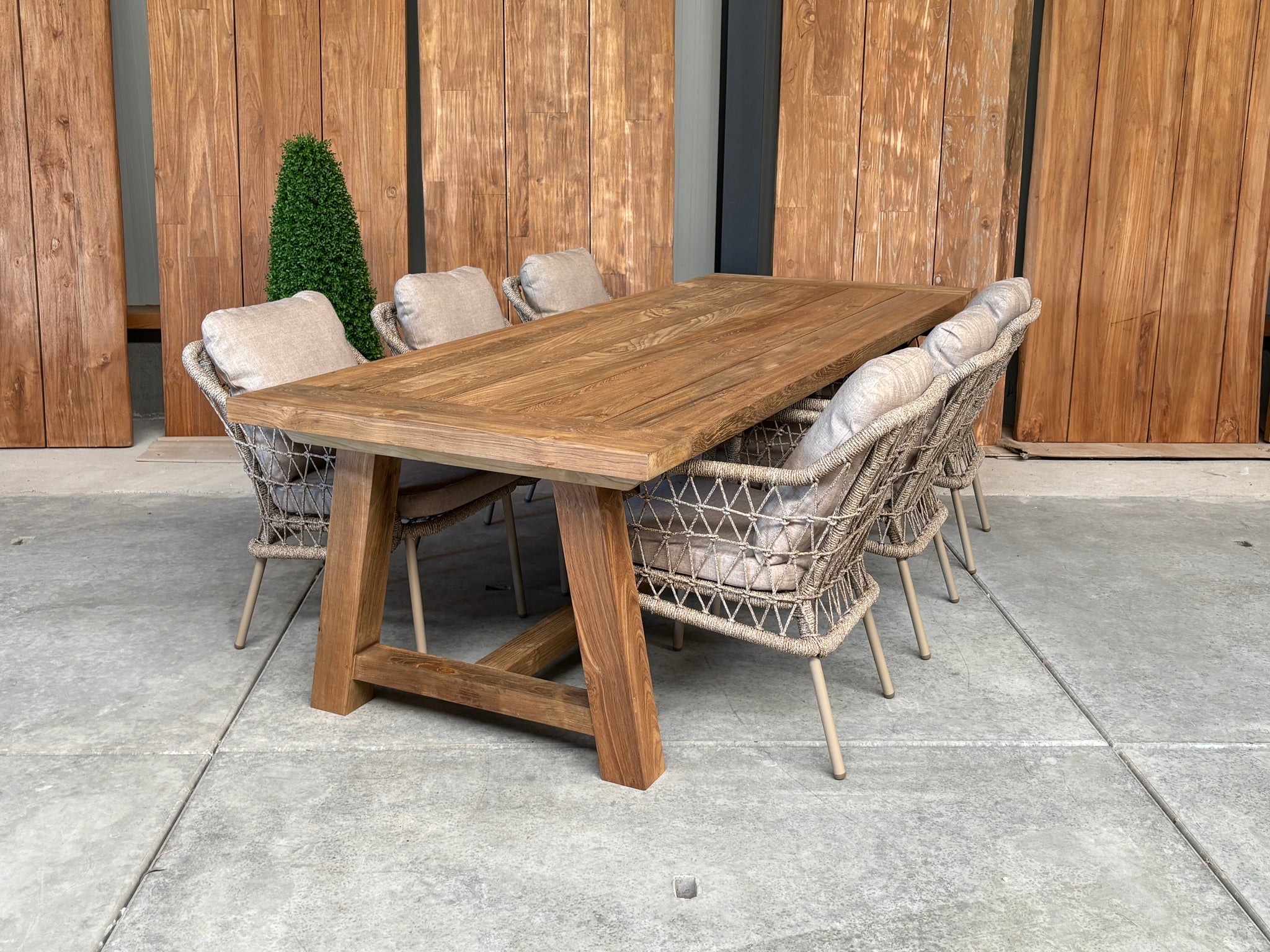 Muiderslot tuintafel 260 | gerecycled teak | Nova dining stoel beige | dining tuinset 7-dlg