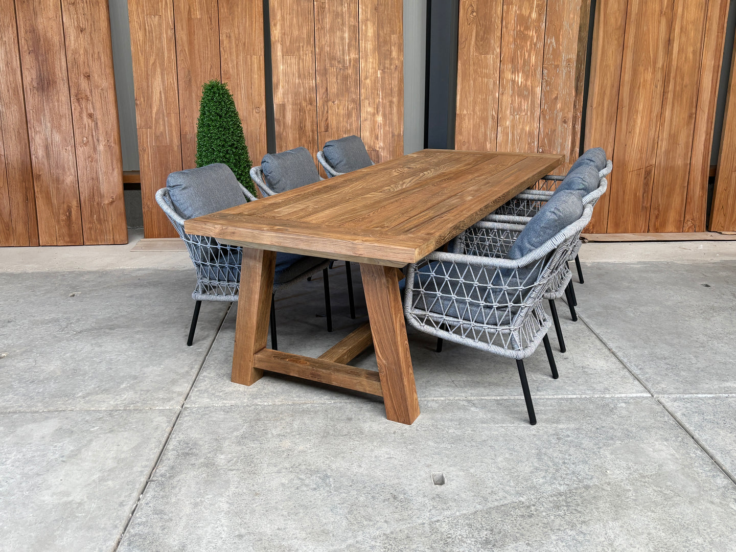 Muiderslot tuintafel 260 | gerecycled teak | Nova dining stoel lichtgrijs | dining tuinset 7-dlg