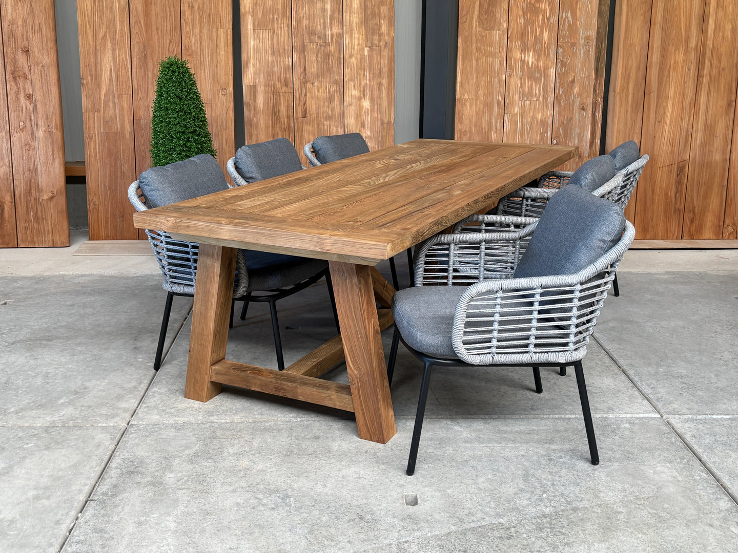 Muiderslot tuintafel 260 | gerecycled teak | Luna dining stoel lichtgrijs | dining tuinset 7-dlg