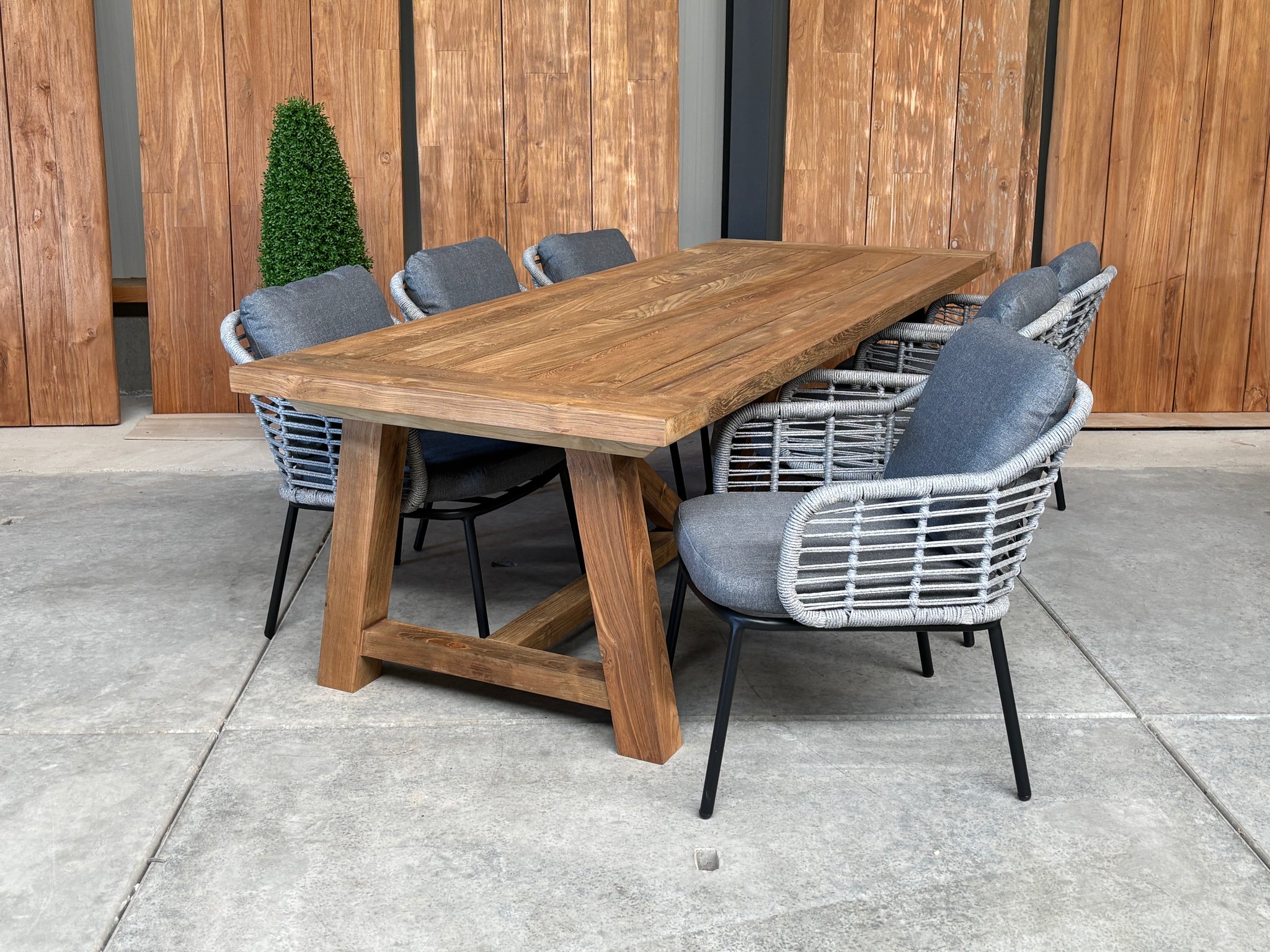 Muiderslot tuintafel 260 | gerecycled teak | Luna dining stoel lichtgrijs | dining tuinset 7-dlg