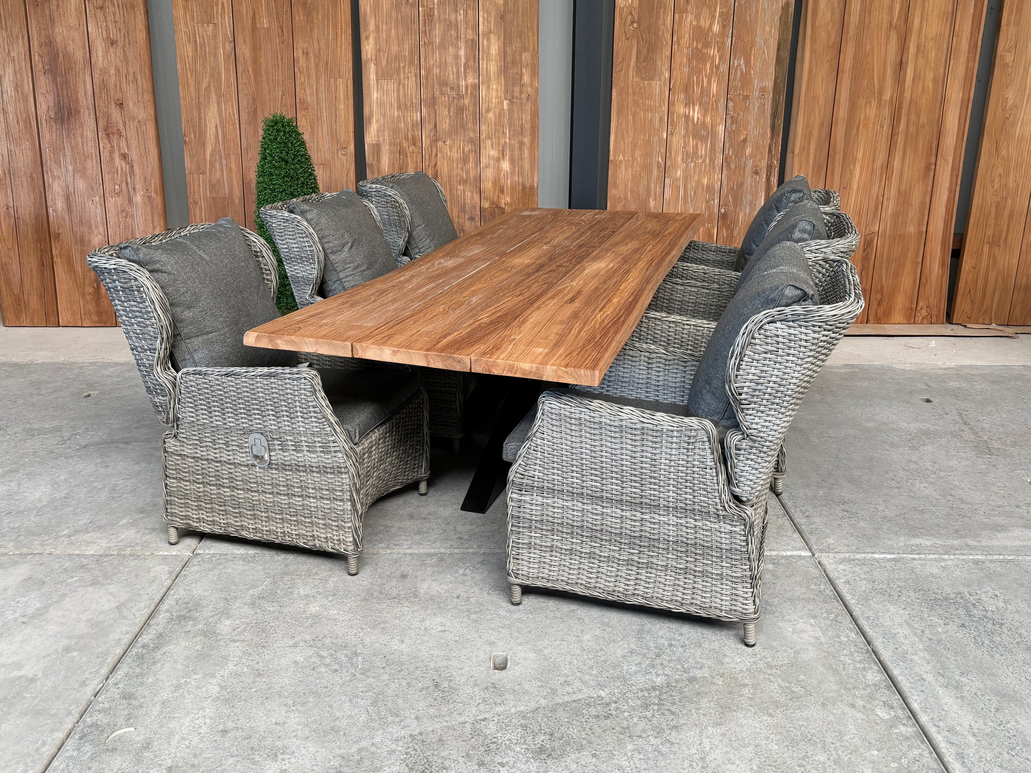 Bentley 260cm oud teak | Boomstam | Matrix poot  zwart | Bretagne verstelbaar as grijs | dining tuinset 7-dlg