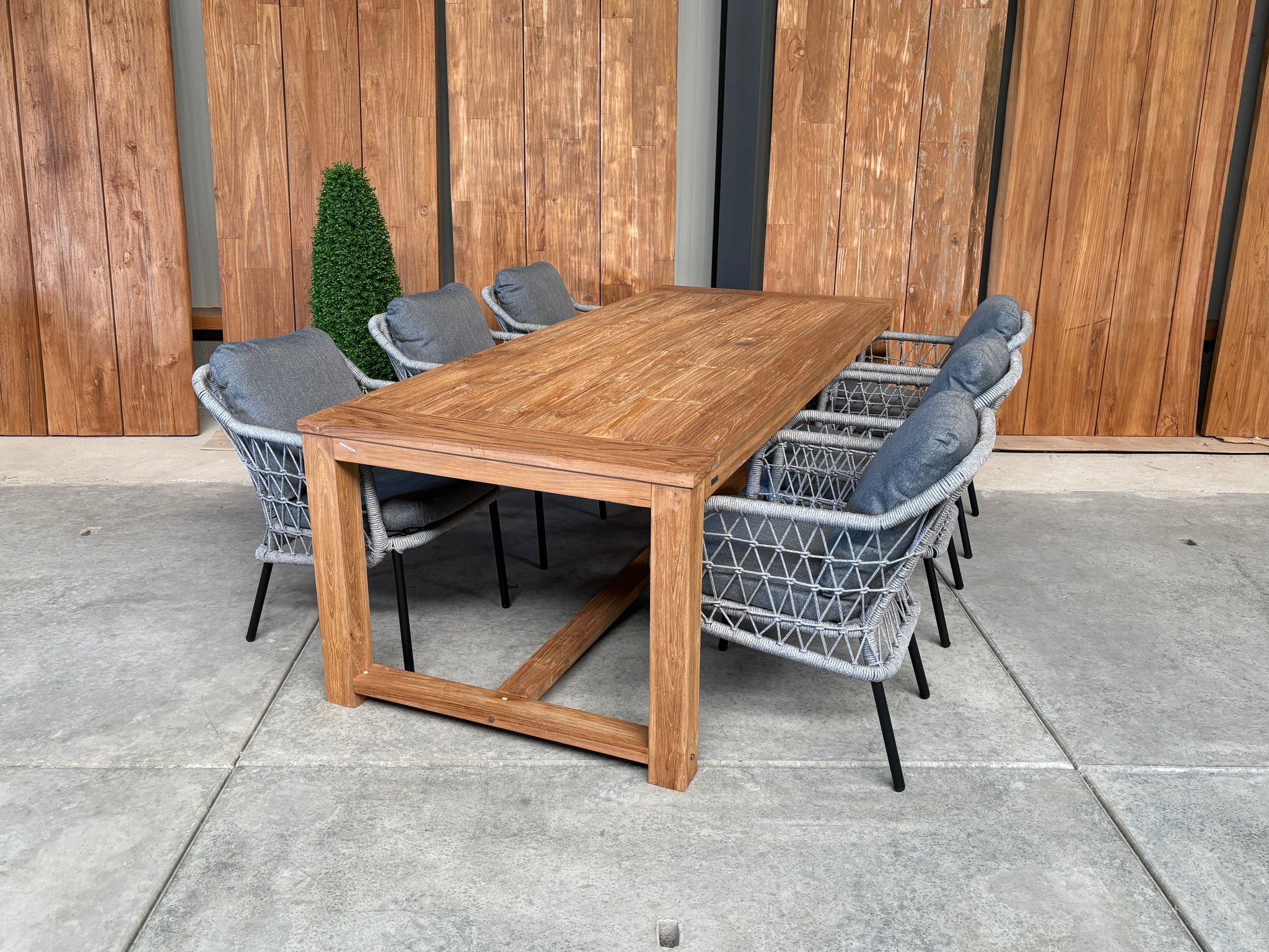 Windsor 240cm oud teak | Nova dining stoel rope licht grijs | dining tuinset 7-dlg