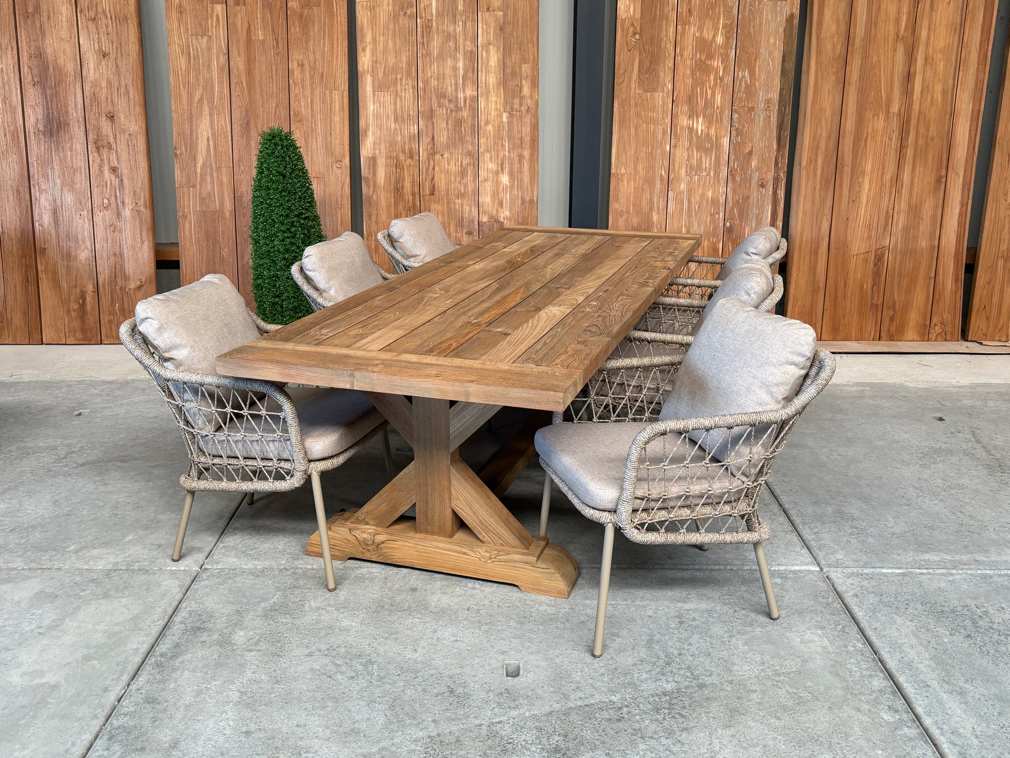 Slot Loevestein tuintafel 260 | gerecycled teak | Nova dining stoel beige | dining tuinset 7-dlg
